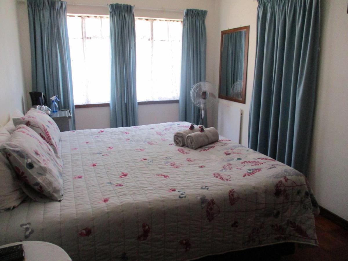 White Rose Guest House Vanderbijlpark Bagian luar foto